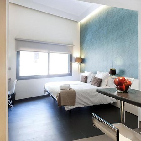 Barcelona Fifteen Central Aparthotel Rum bild