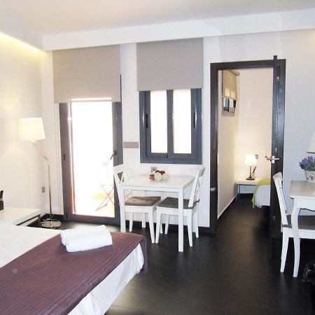 Barcelona Fifteen Central Aparthotel Exteriör bild