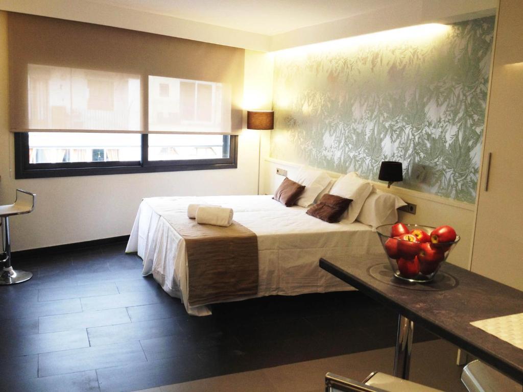 Barcelona Fifteen Central Aparthotel Rum bild