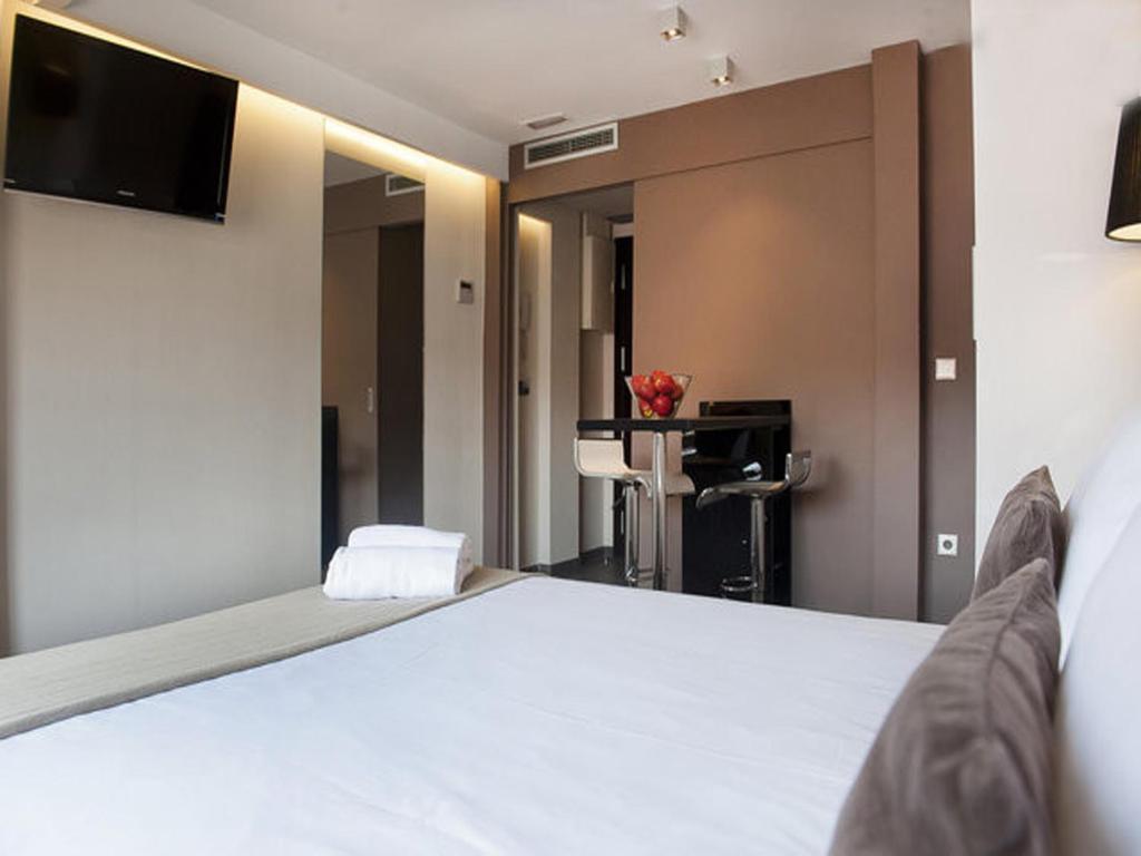 Barcelona Fifteen Central Aparthotel Rum bild
