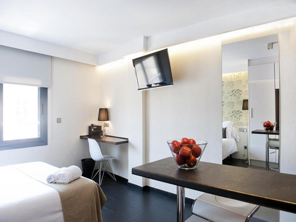 Barcelona Fifteen Central Aparthotel Rum bild
