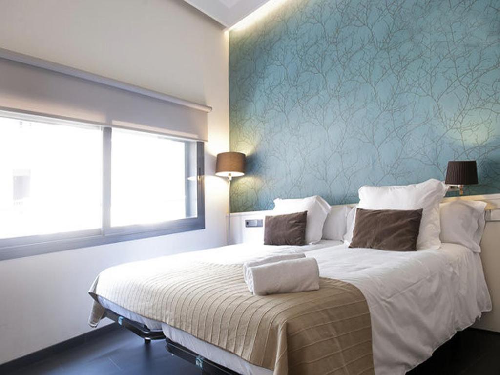 Barcelona Fifteen Central Aparthotel Rum bild
